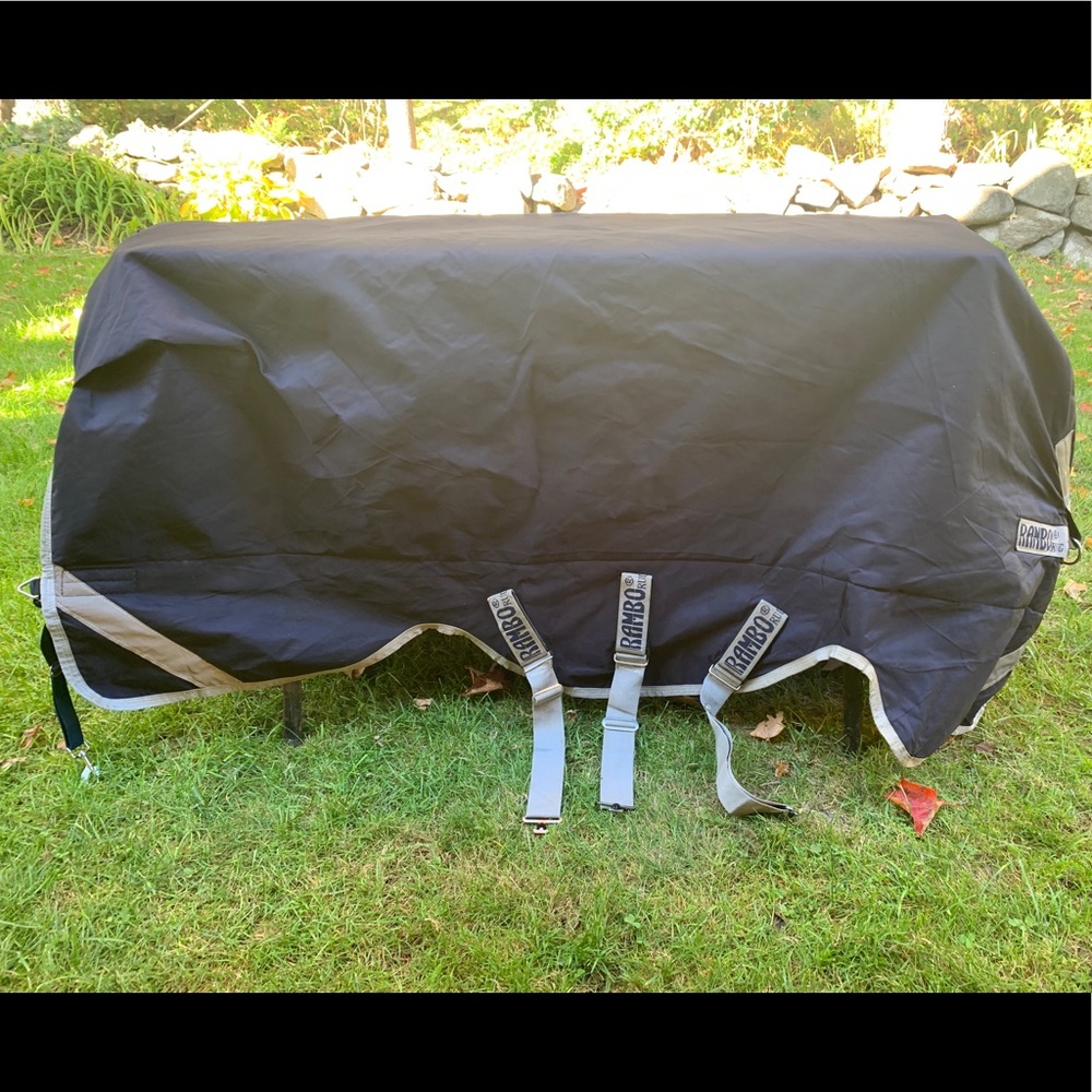 SOLD:Rambo medium weight turnout blanket 72”
